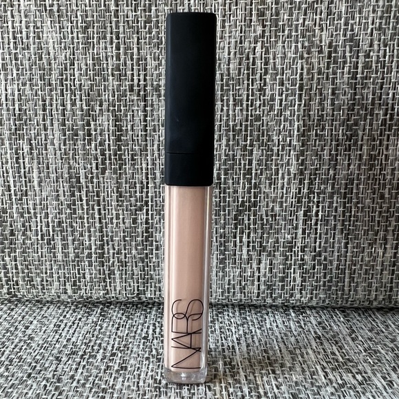 Nars Radiant Creamy Concealer - Picture 2 of 3